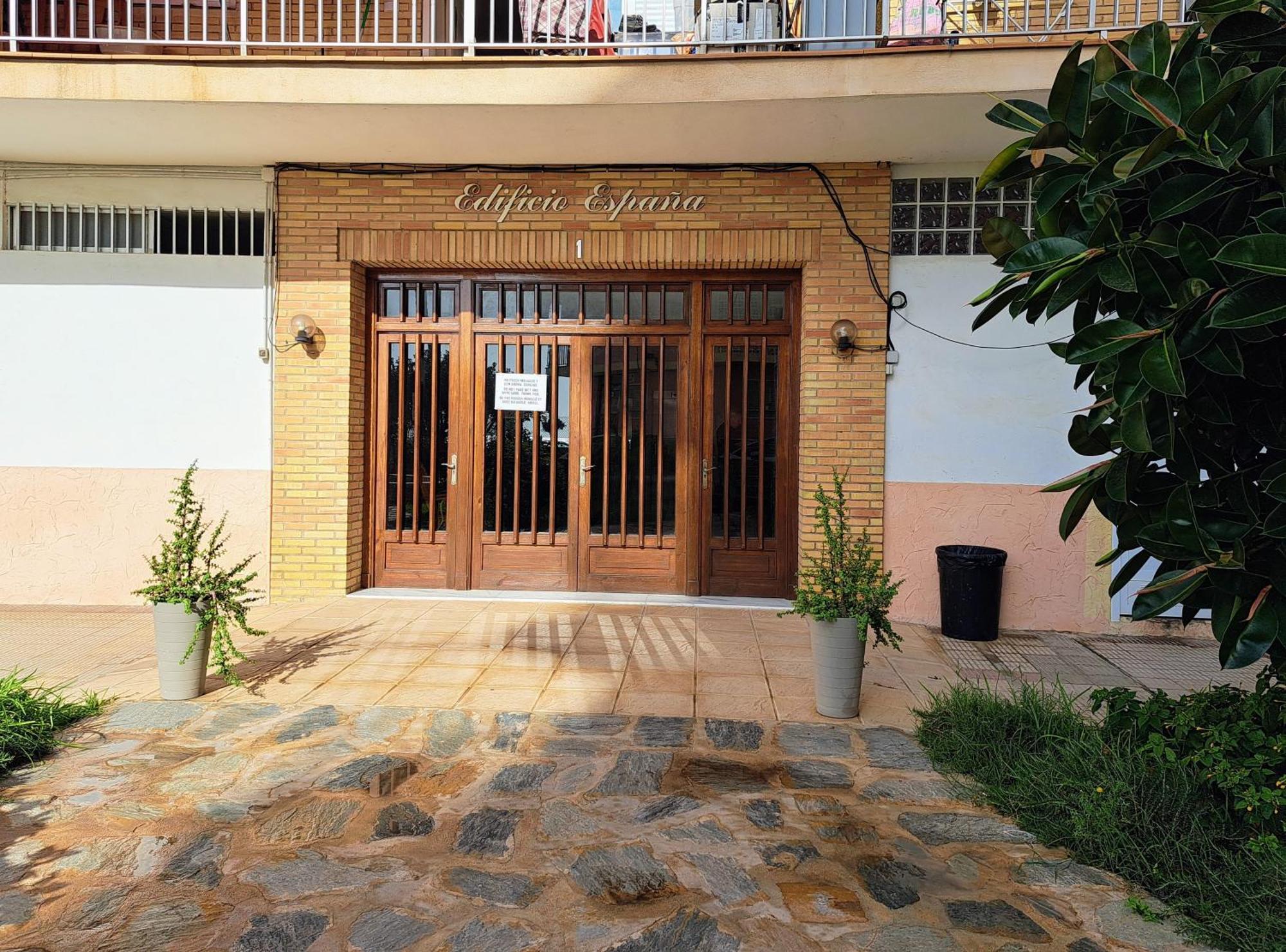 Garden Beach Apartment Торевьиа Экстерьер фото